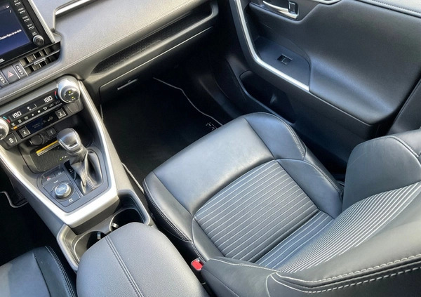 Toyota RAV4 cena 139900 przebieg: 140434, rok produkcji 2020 z Kraków małe 596